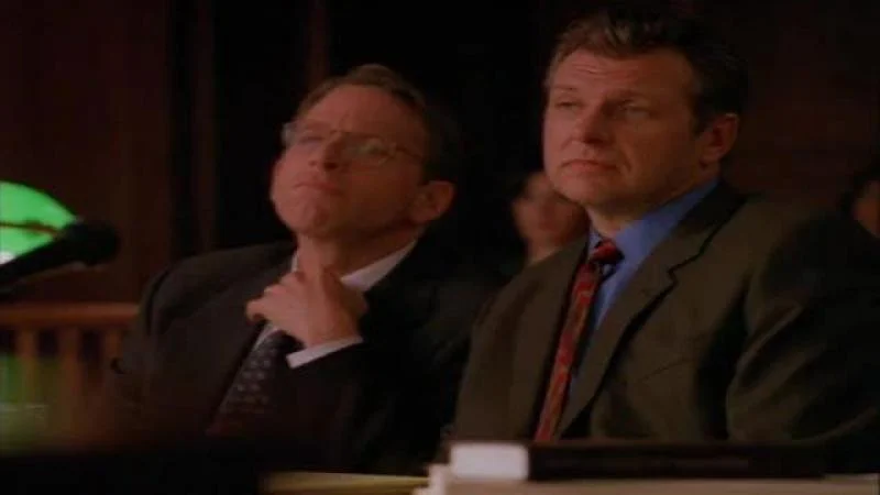 Кадры из сериала Элли МакБил (1997)