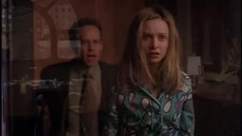 Кадры из сериала Элли МакБил (1997)